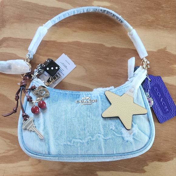 Teri Shoulder Bag In Loved Denim With Charms - Picture 4 of 12